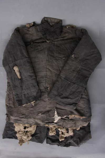 百件馆藏 百年芳华丨又破又黑的半截棉袄,见证战火中血融于水的深情