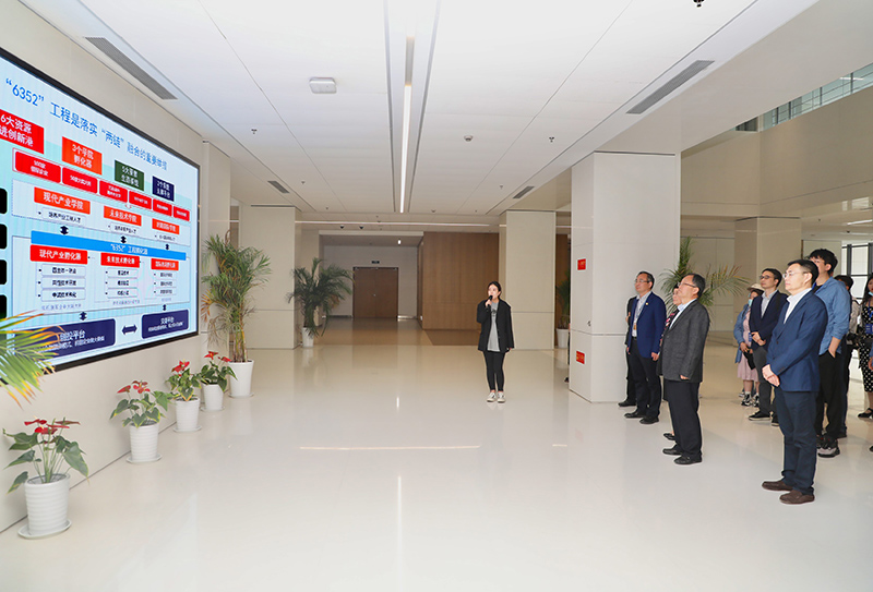 西安交通大学内的创新展示中心