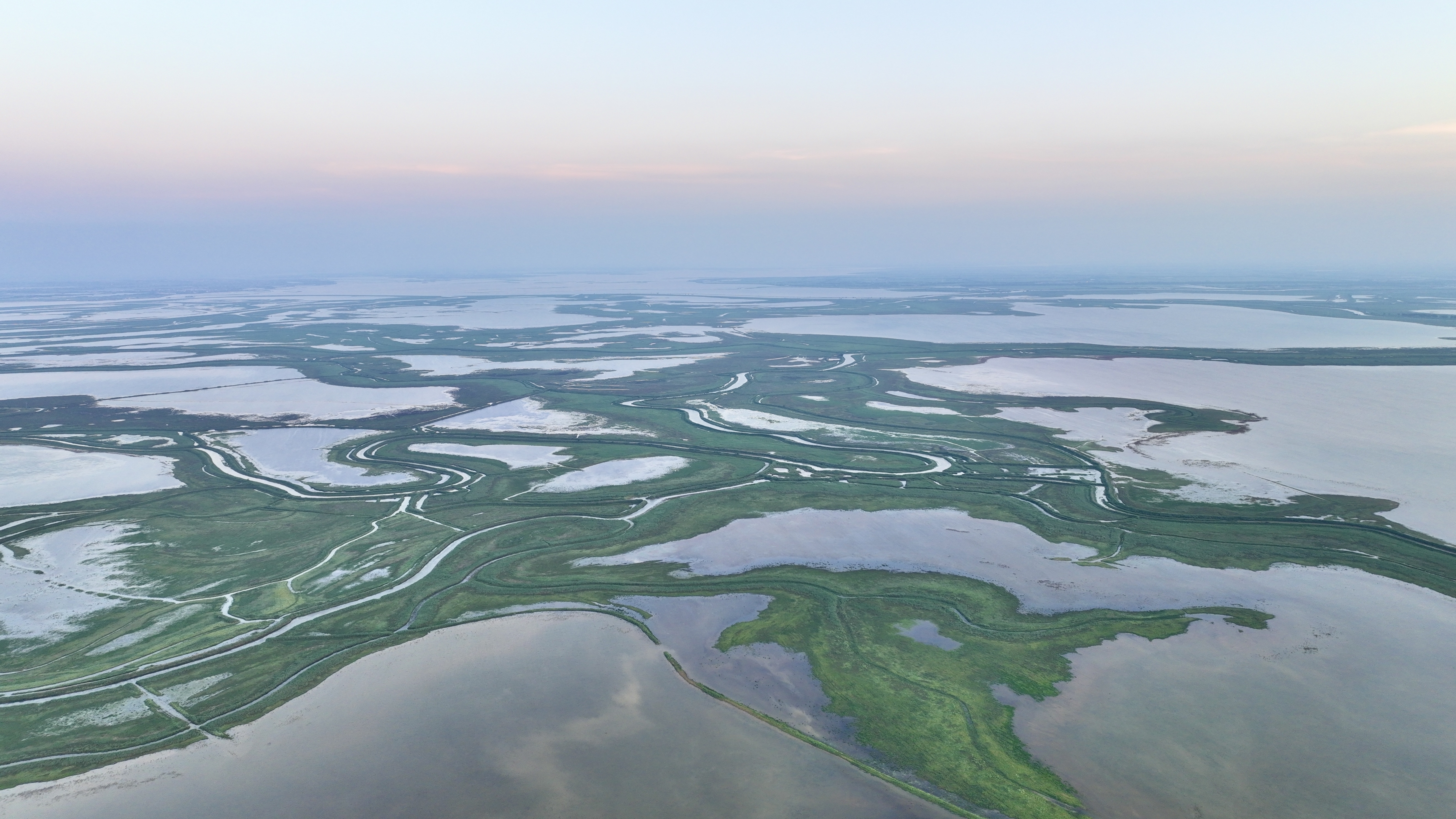 行走中国湿地城市报道组走进江西鄱阳湖南矶湿地国家级自然保护区