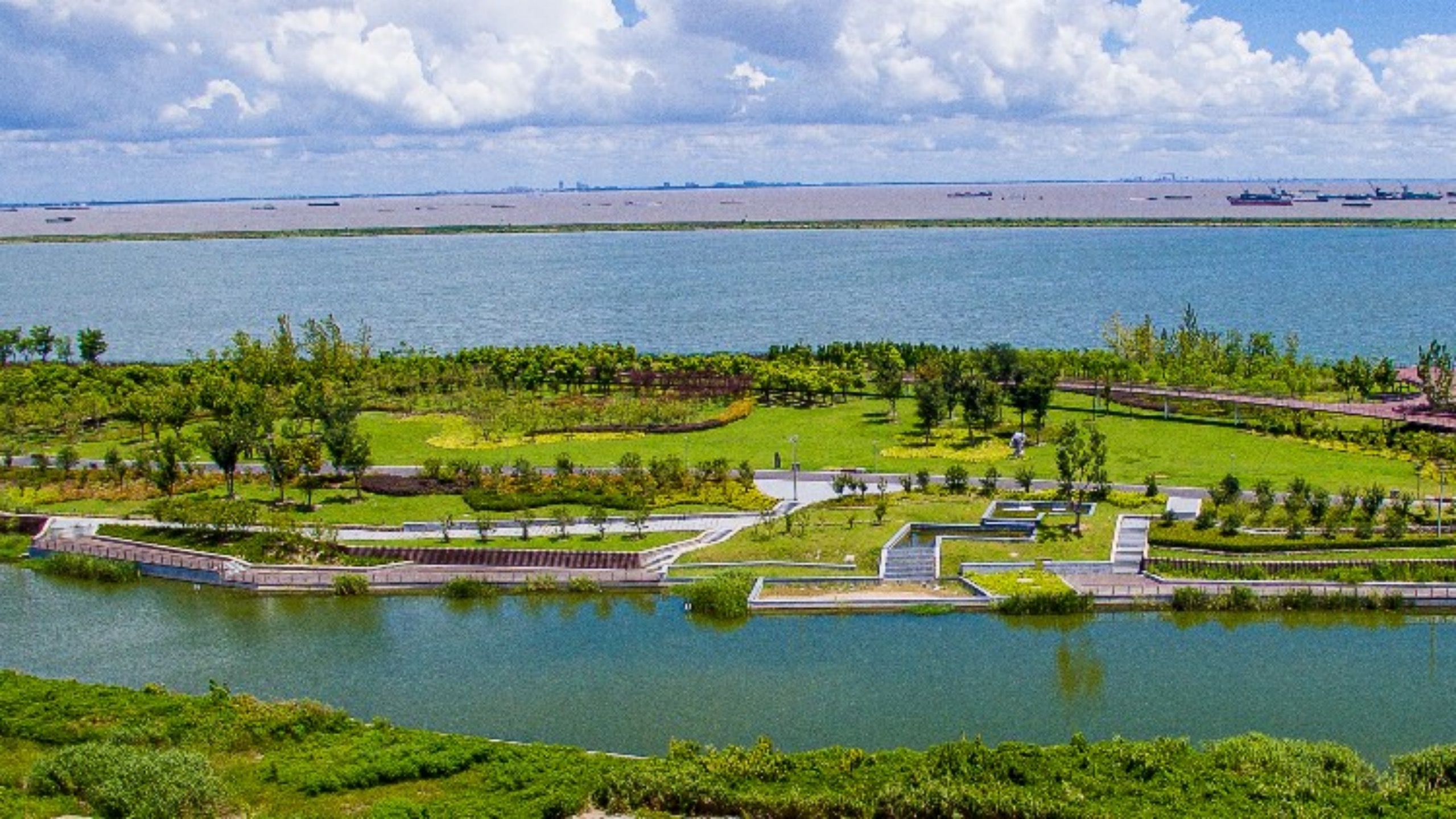直播新江苏苏州太仓江滩湿地公园迎接2022年第一缕阳光